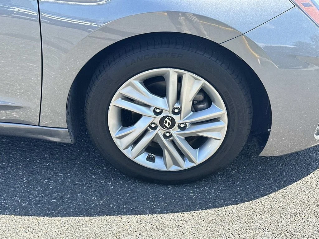 Used 2019 Gray Hyundai SEL image 10