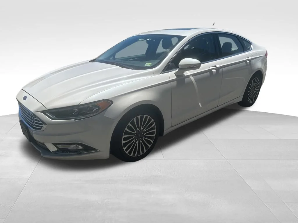 Used 2017 White Ford SE image 3
