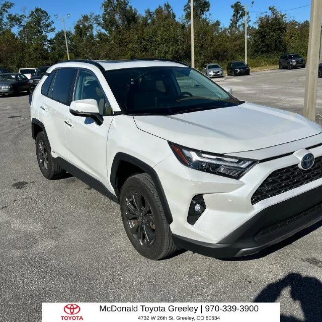 2023 Toyota RAV4 Hybrid LIMITED SUV Slide 4