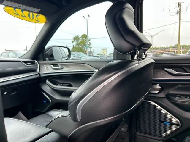 Used 2022 Gray Metallic Jeep Overland image 30