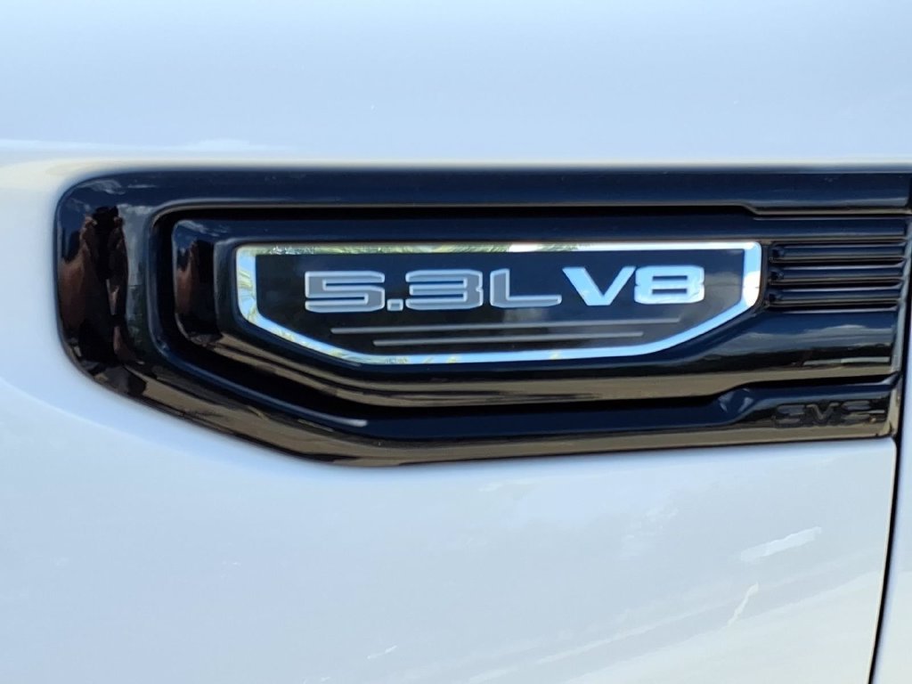 New 2026 Summit White GMC Elevation image 10