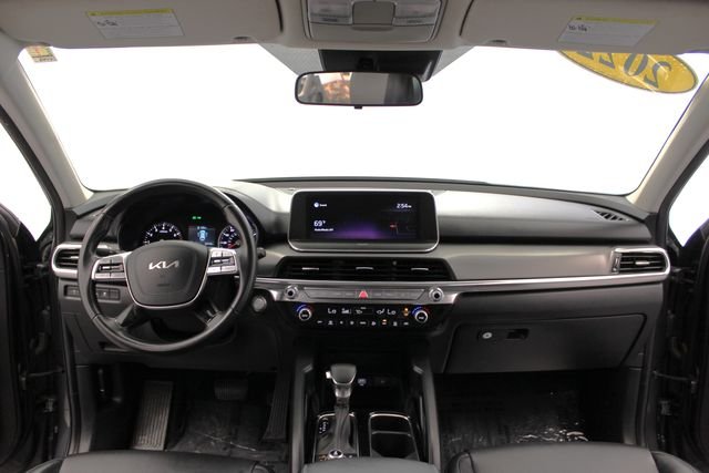 Used 2022 Gravity Gray Kia LX image 28
