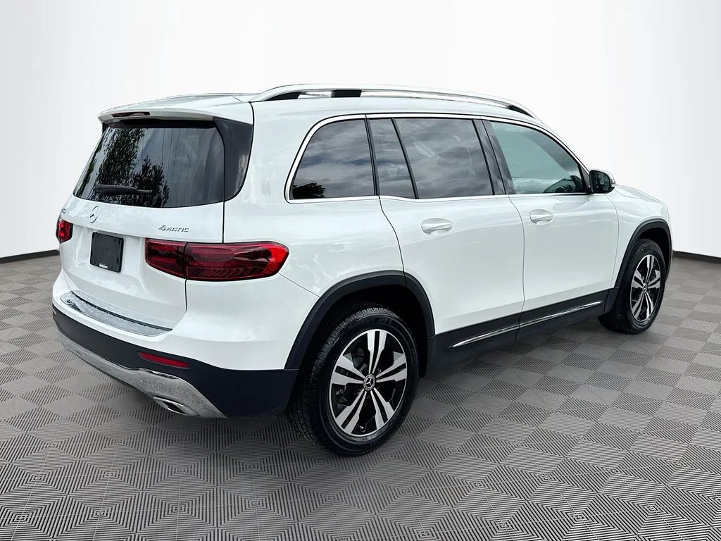 Used 2025  Mercedes-Benz GLB 250 image 6