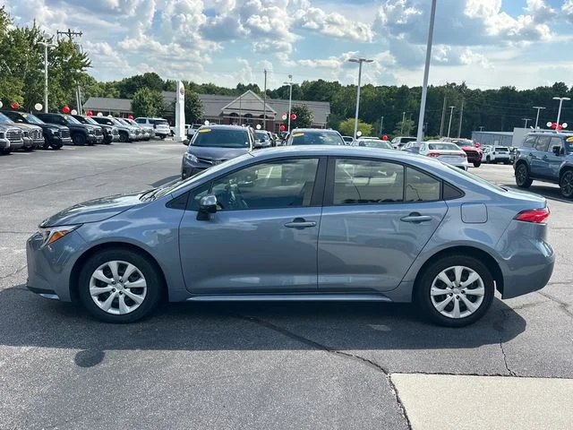 Used 2025  Toyota LE image 6