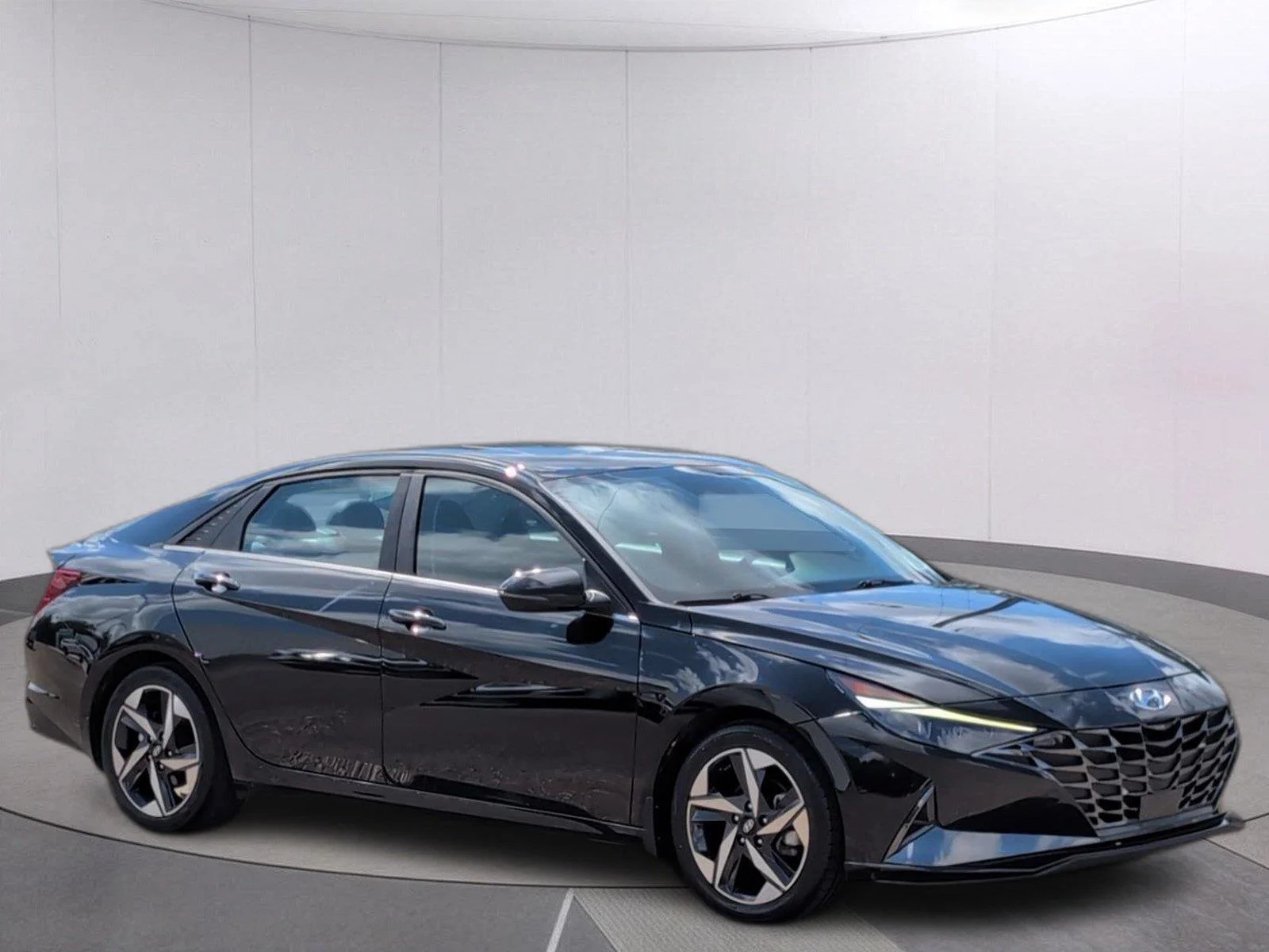 Used 2023 Phantom Black Hyundai Limited image 8