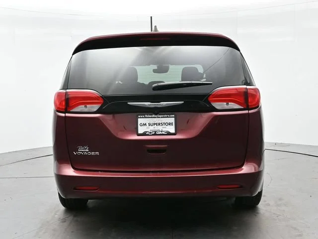 Used 2023 Velvet Red Pearlc Chrysler LX image 6