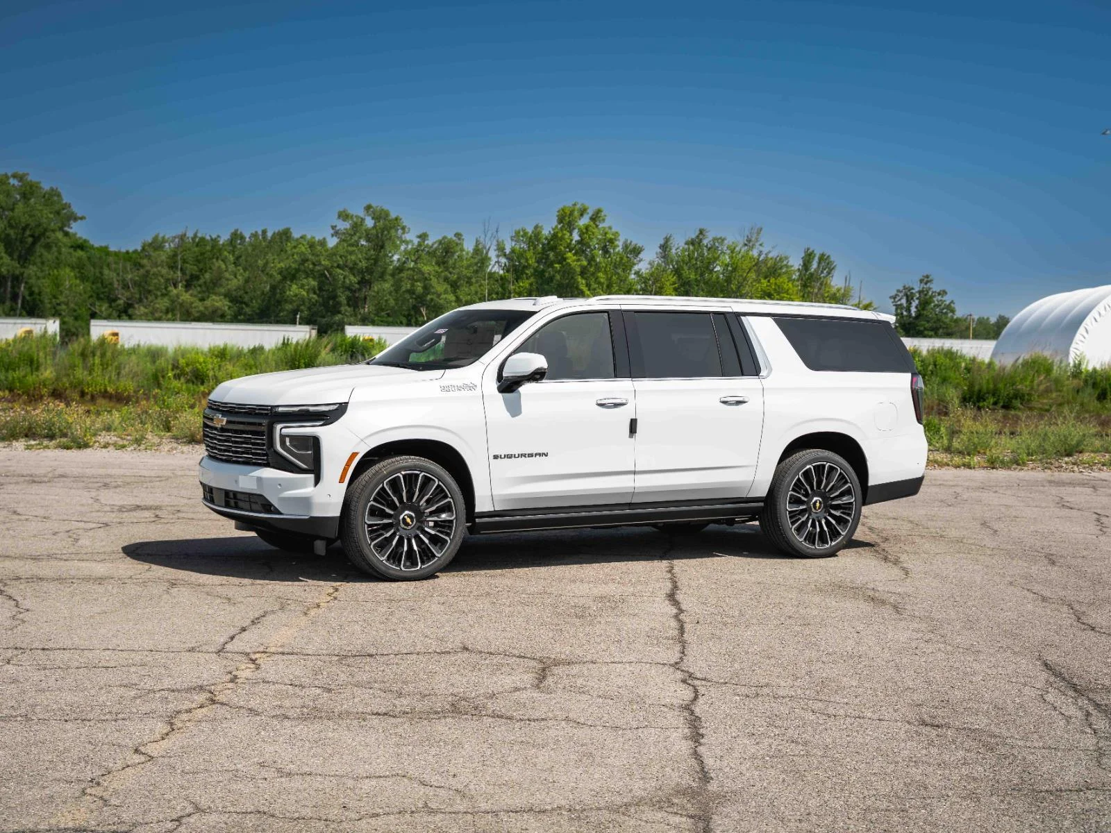 New 2026 Polar White Tricoat Chevrolet High Country image 5