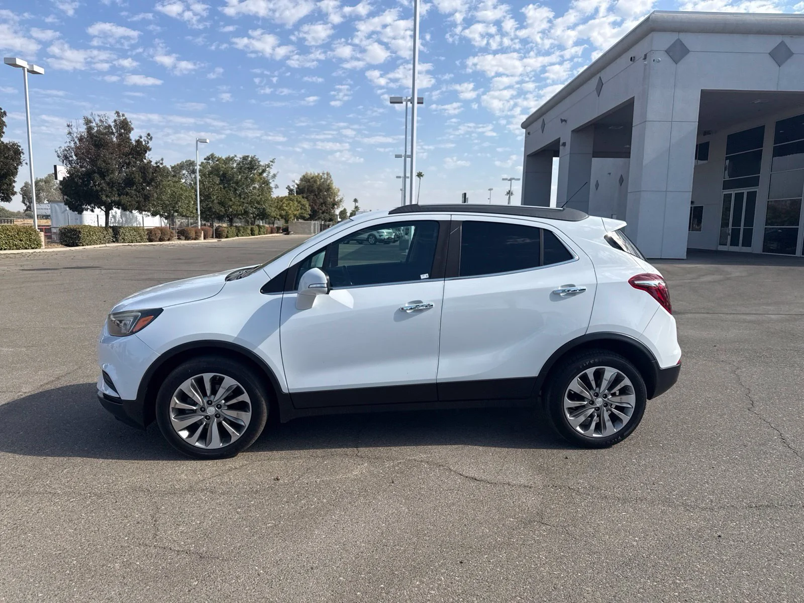 Used 2017 White Buick Preferred image 20