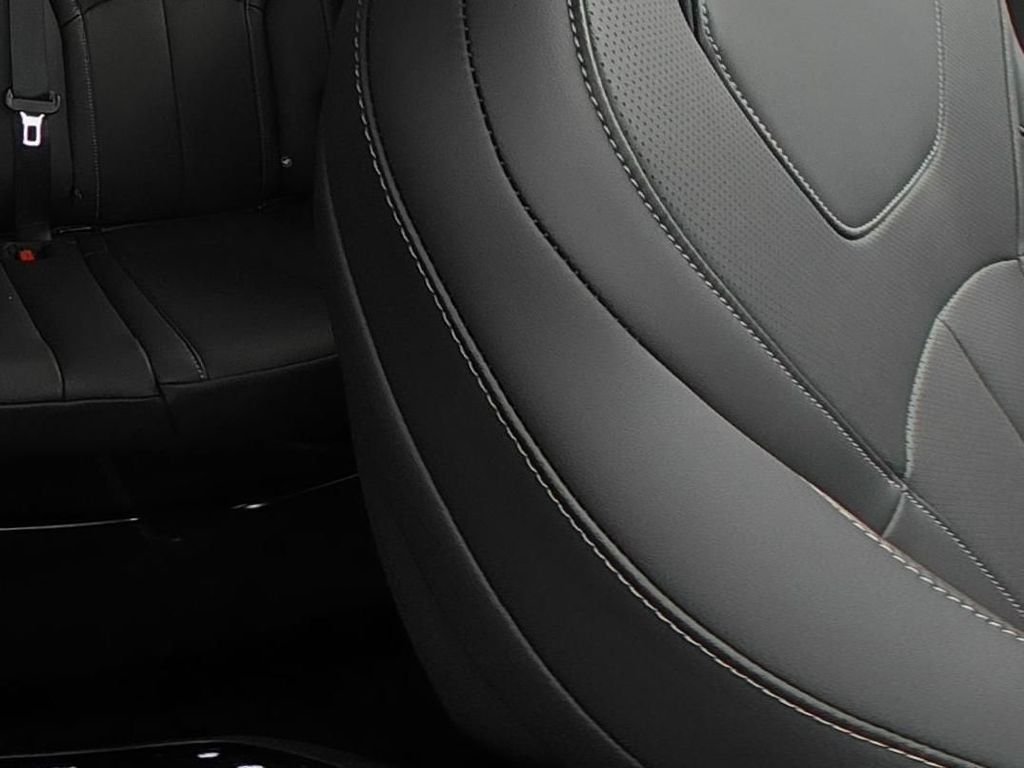 New 2027 RADIANT WHITE INFINITI Pure AWD image 28
