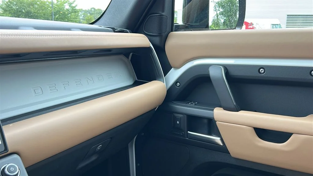 2026 Land Rover Defender S - Photo 19