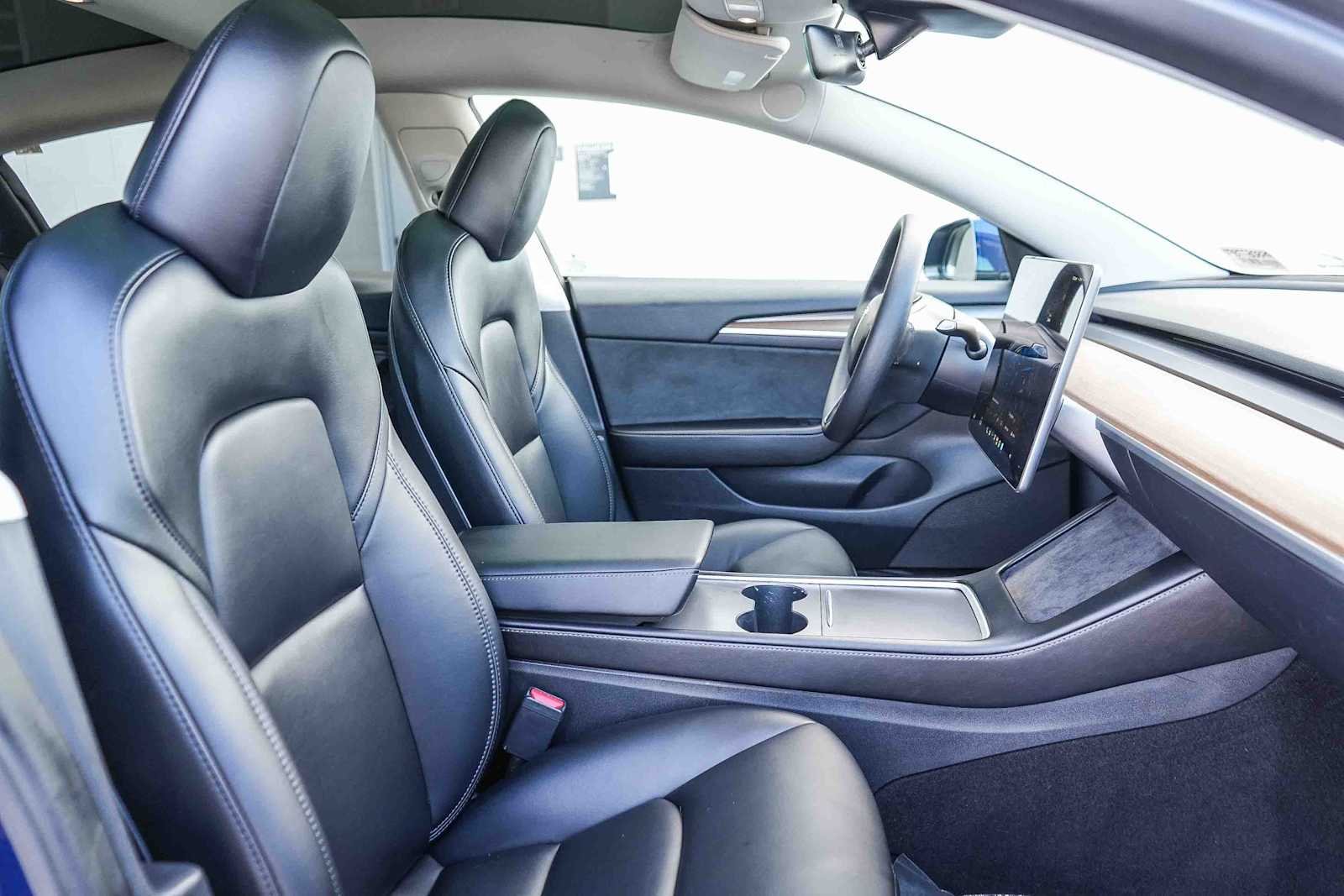 Used 2023  Tesla  image 16