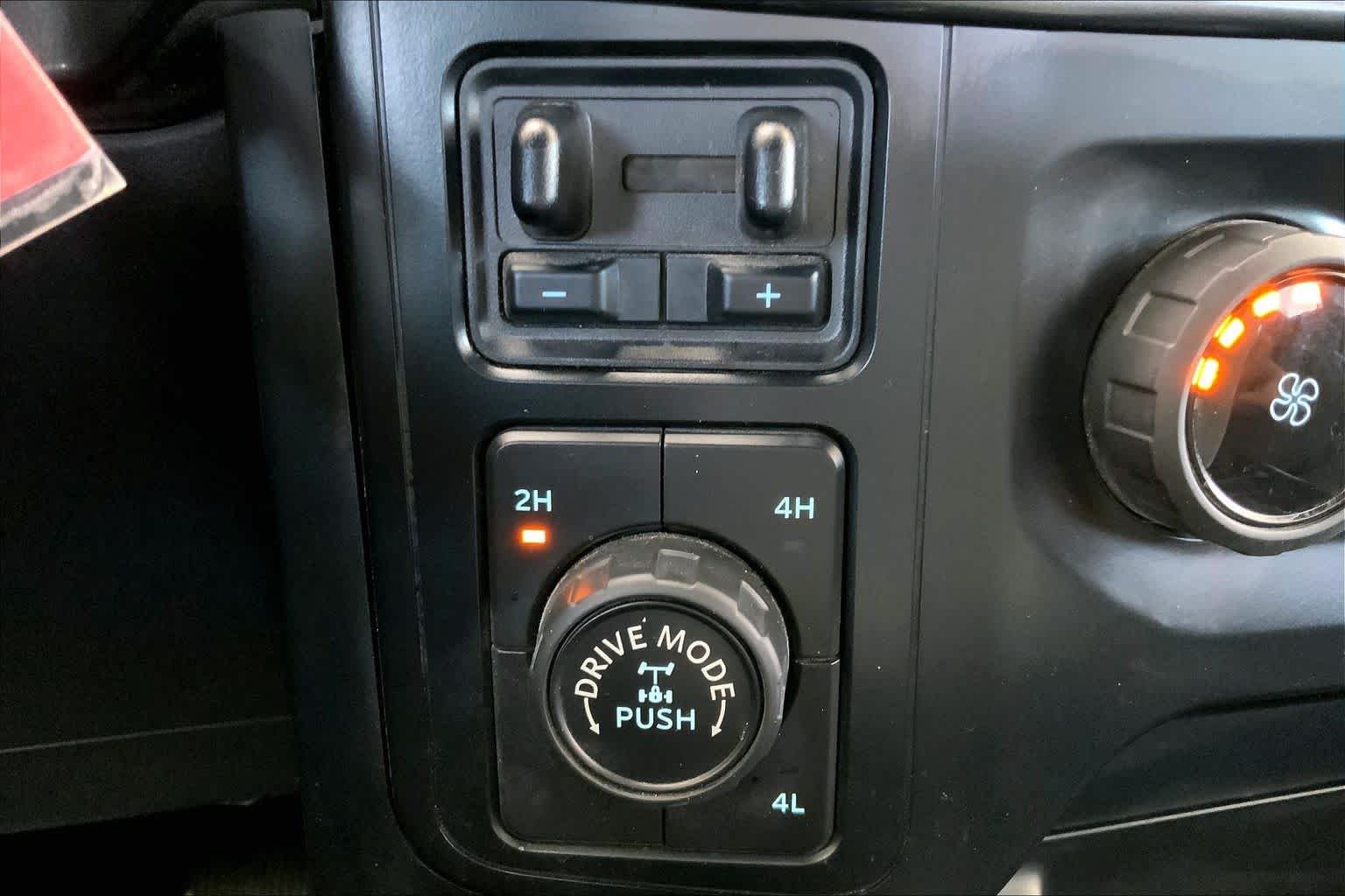 Used 2022 Oxford White Ford XL image 35