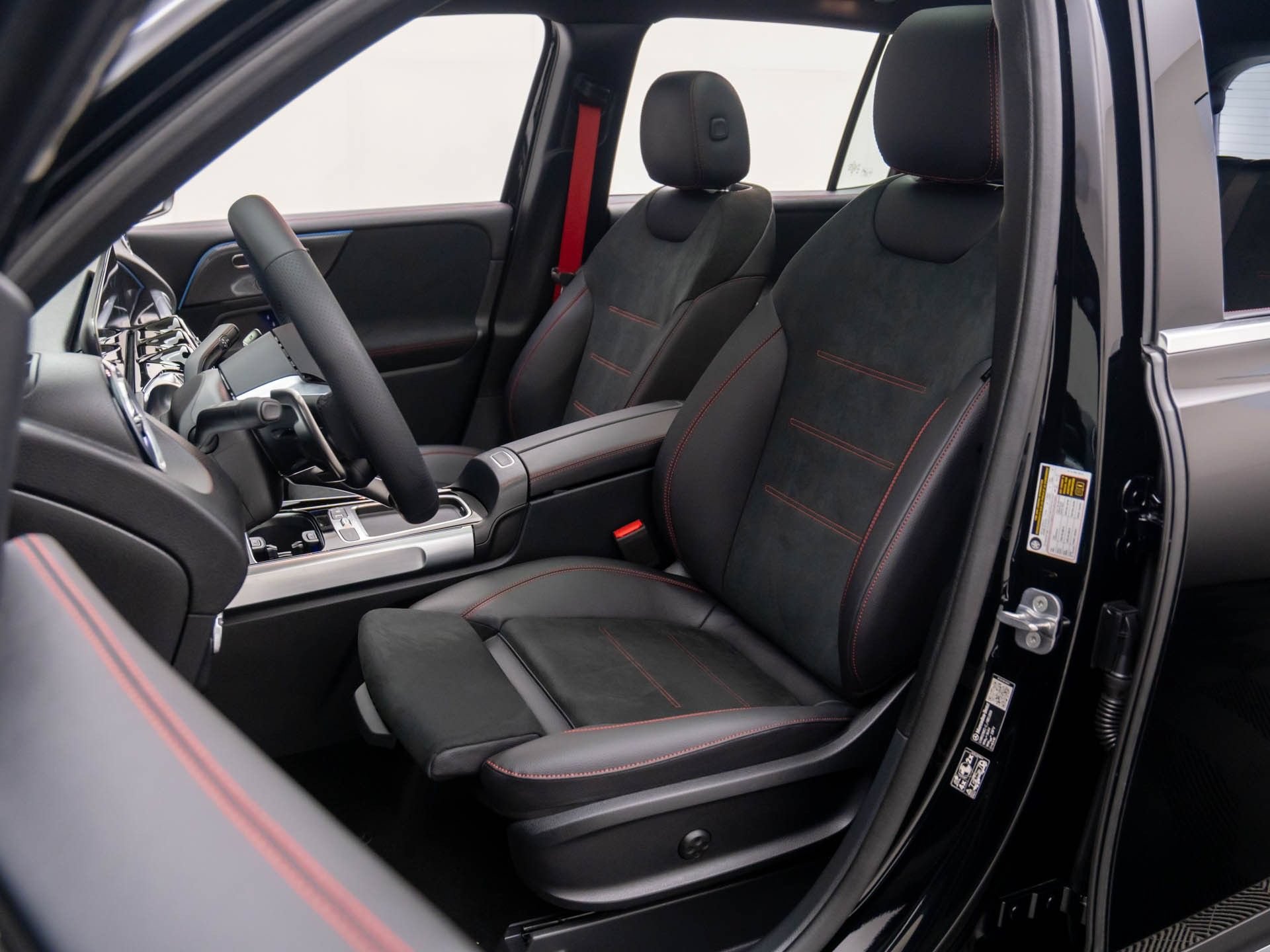 2026 Mercedes-Benz GLB AMG GLB 35 - Photo 56