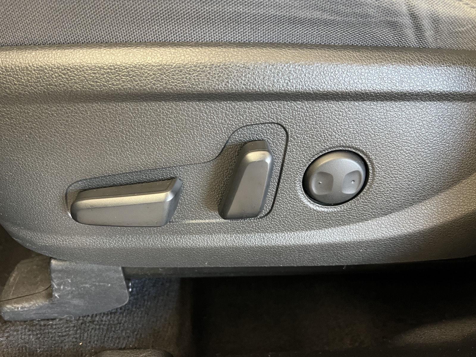 Used 2022 Stormy Sea Hyundai SEL image 6