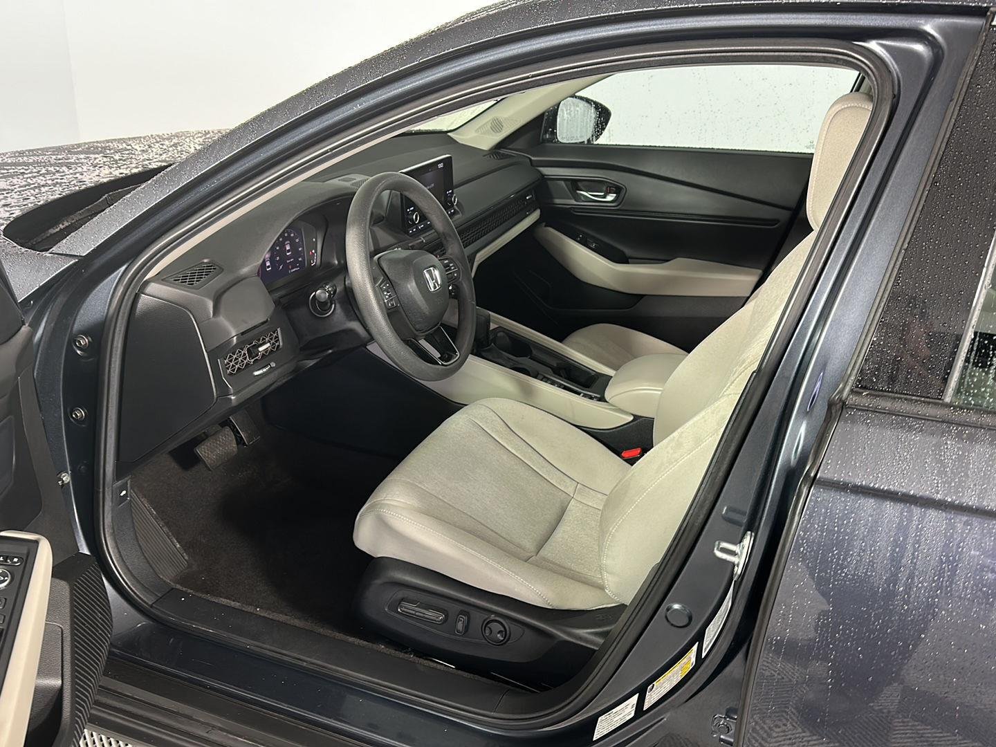 Used 2024 Meteorite Gray Metallic Honda EX image 10