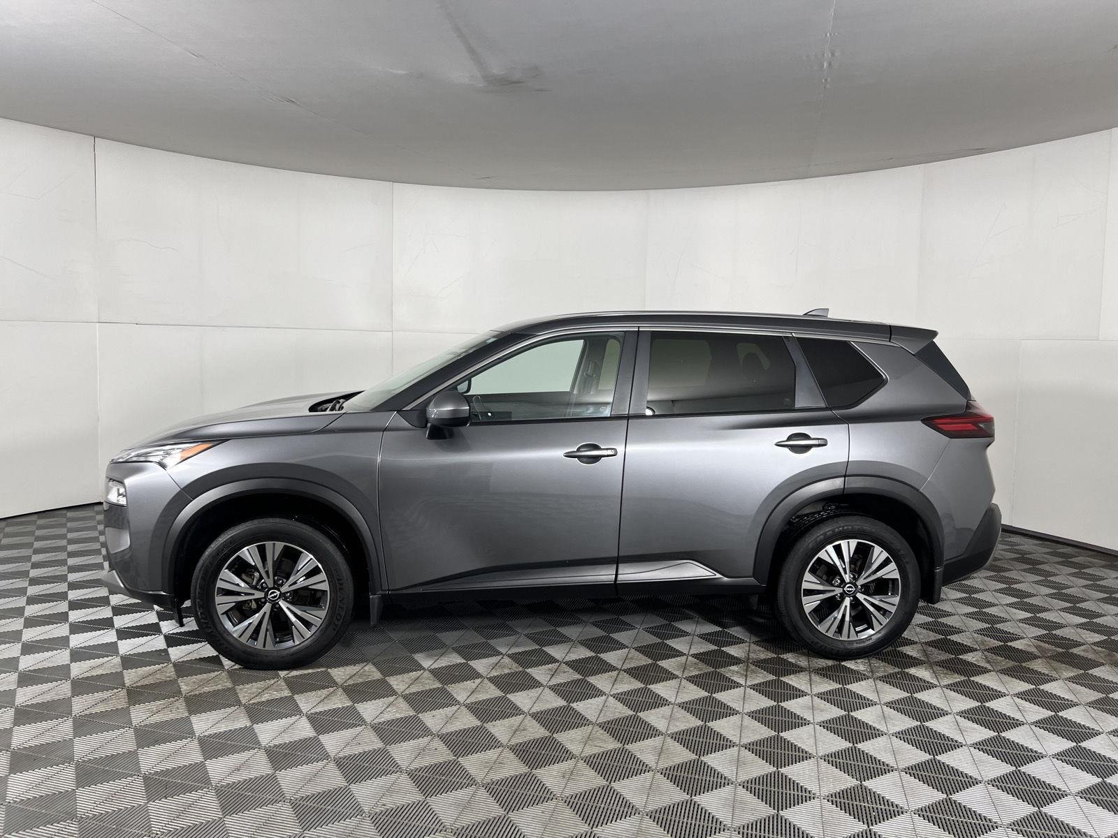 Used 2023 Gun Metallic Nissan SV image 5