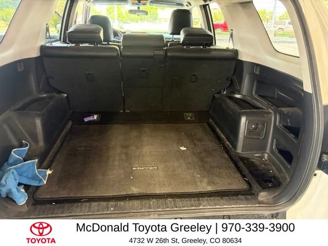 Used 2016 White Toyota SR5 image 21