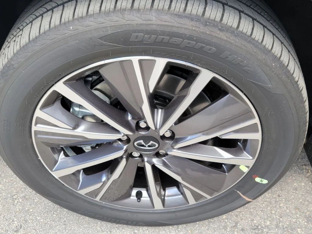 New 2027 HARBOR GRAY INFINITI Luxe FWD image 7