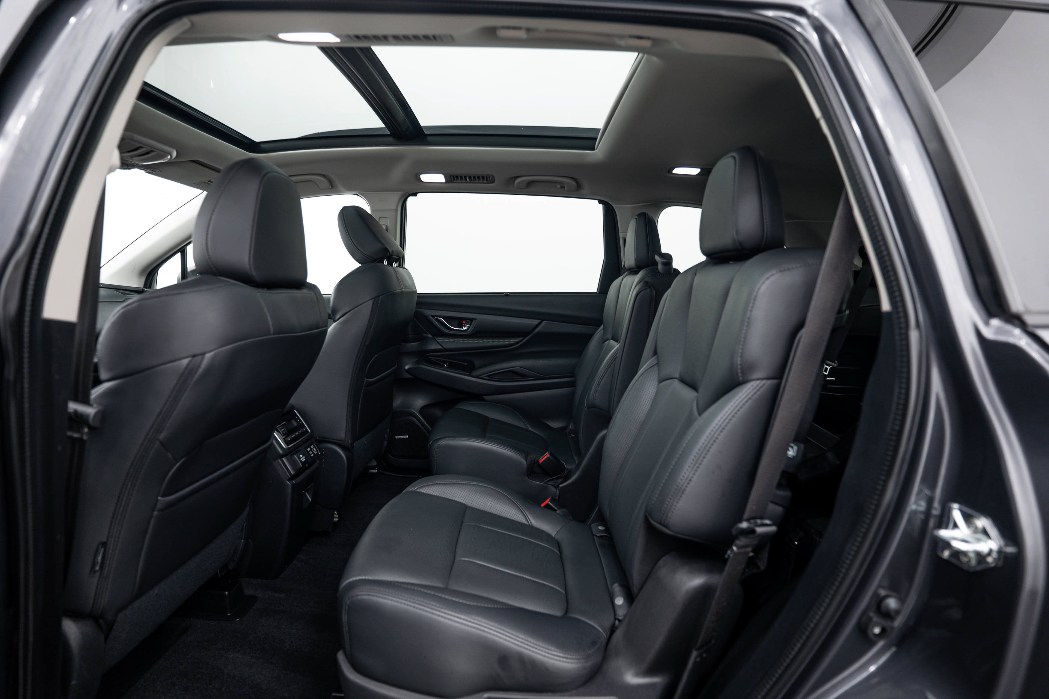 Used 2025 Magnetite Gray Metallic Subaru Onyx Edition Touring image 18