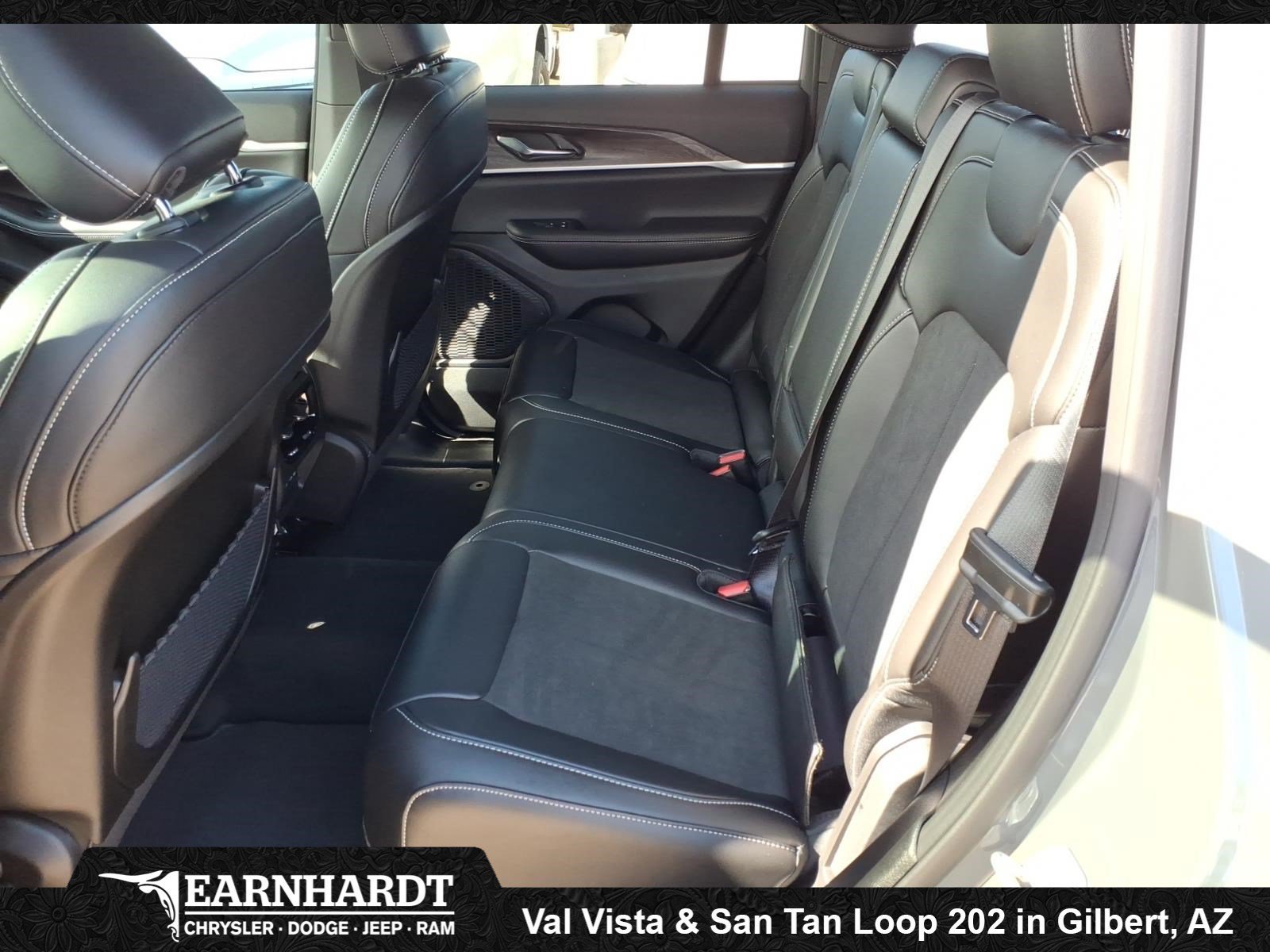 New 2027 Sting-Gray Clear-Coat Paint Jeep Laredo Altitude image 6