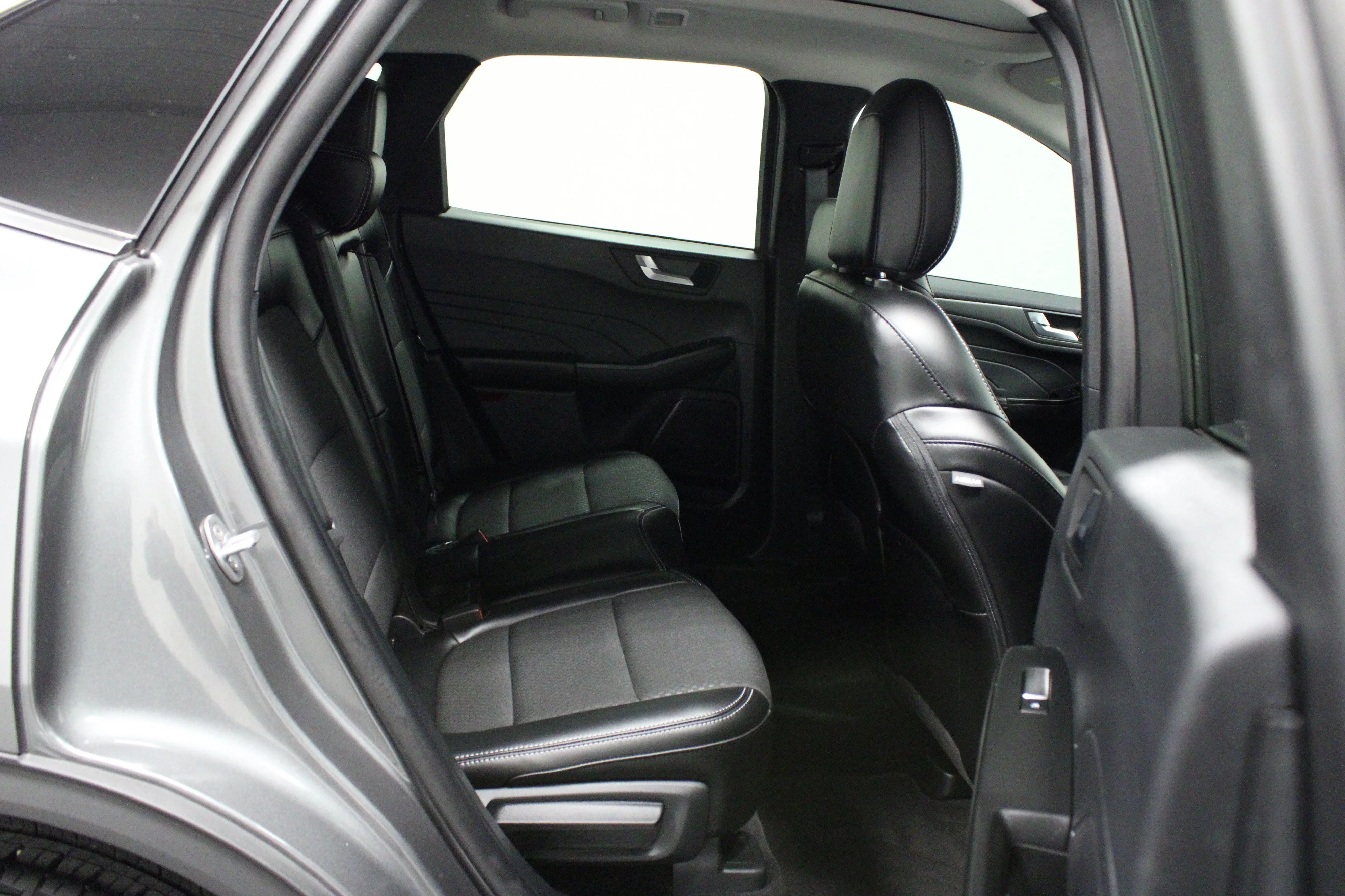 Used 2025 Gray Metallic Ford Base image 15