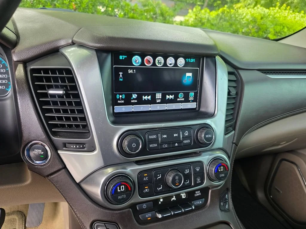Used 2016 IRIDESCENT PEARL TRICOAT Chevrolet LTZ image 16