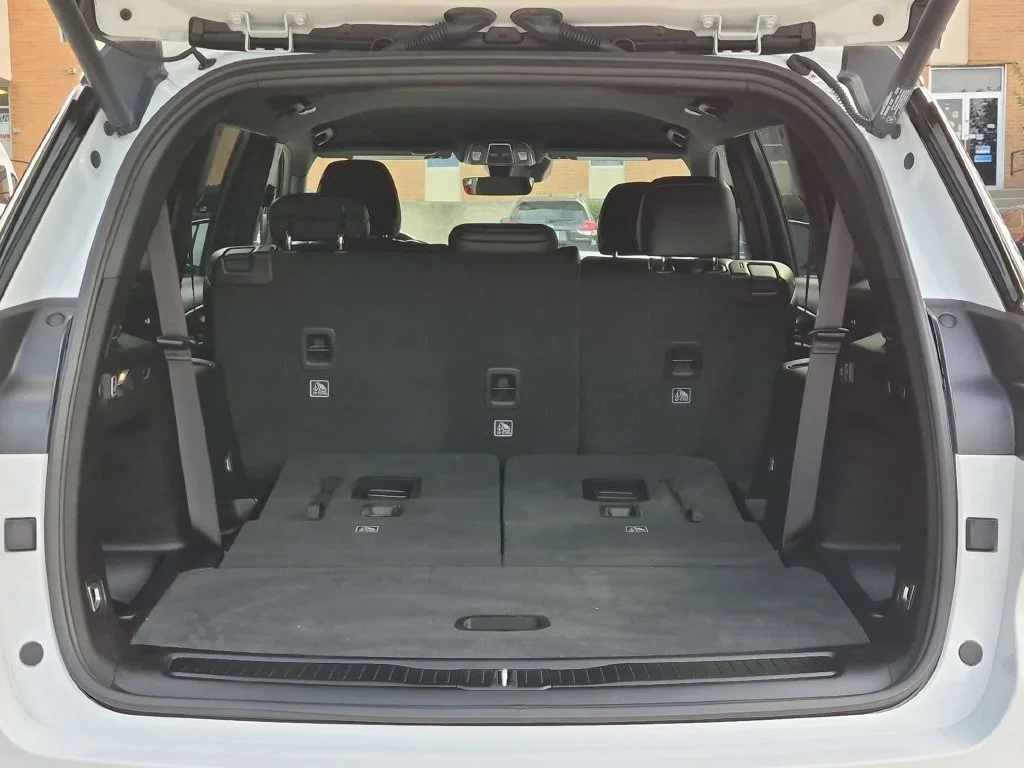 Used 2025 White Jeep Limited image 6