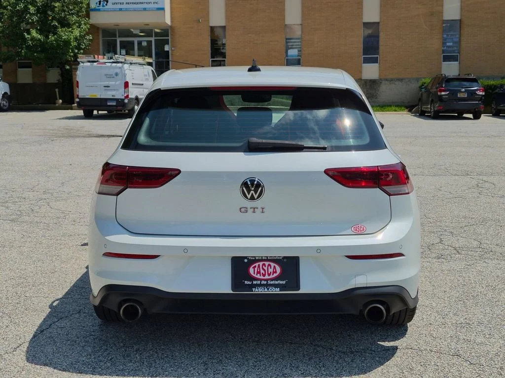 Used 2023 White Volkswagen 2.0T SE image 4