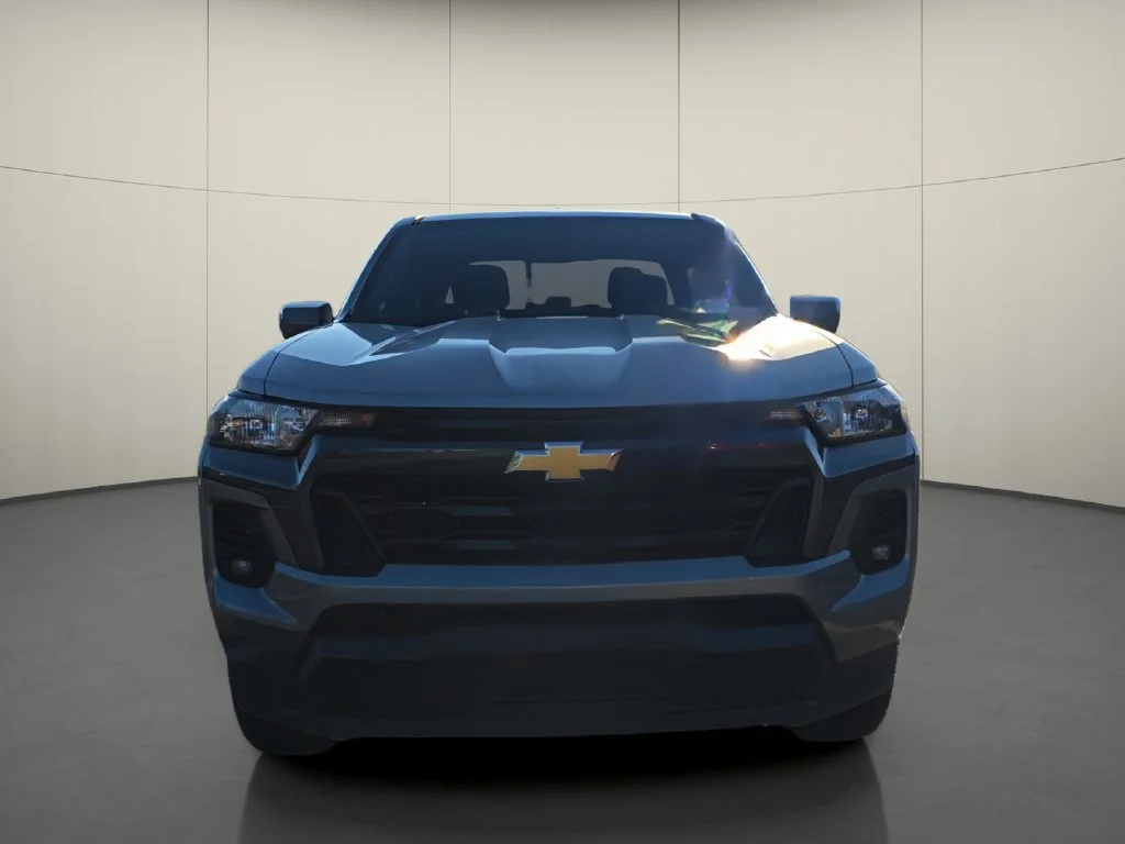 Used 2023 STERLING GRAY METALLIC Chevrolet 2WD LT image 2