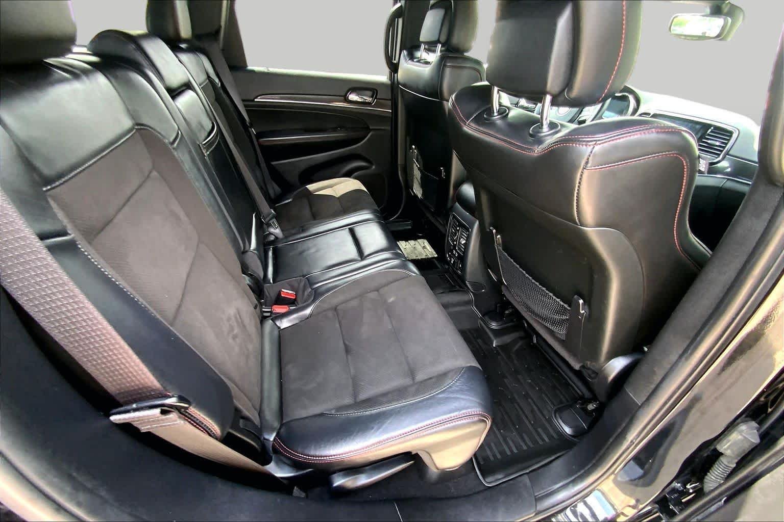 Used 2019 Diamond Black Crystal Pearlcoat Jeep Trailhawk image 19