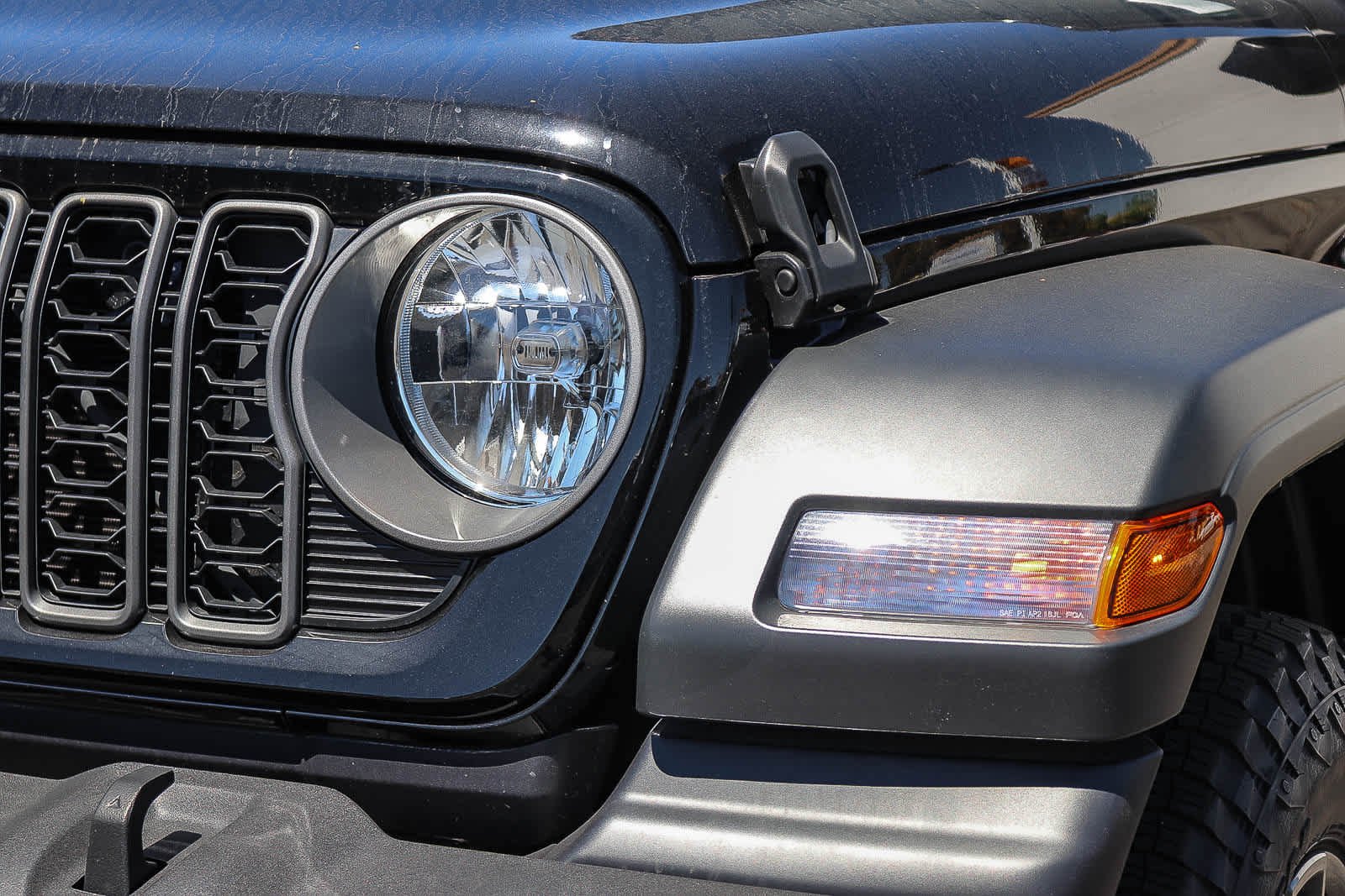 New 2026 Black Clear-Coat Exterior Paint Jeep Sport S image 8