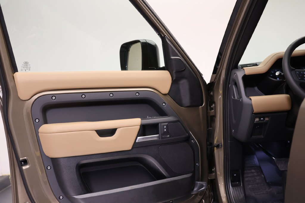 New 2026 Gondwana Stone Metallic Land Rover X-Dynamic SE image 26