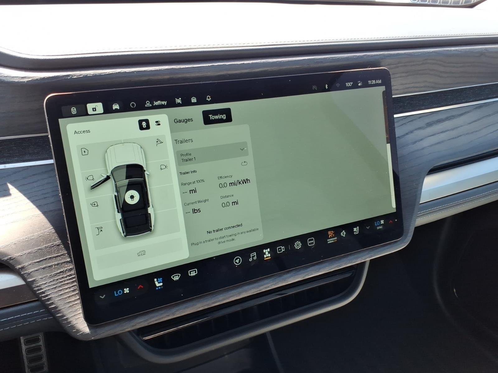 Used 2024  Rivian Adventure image 21
