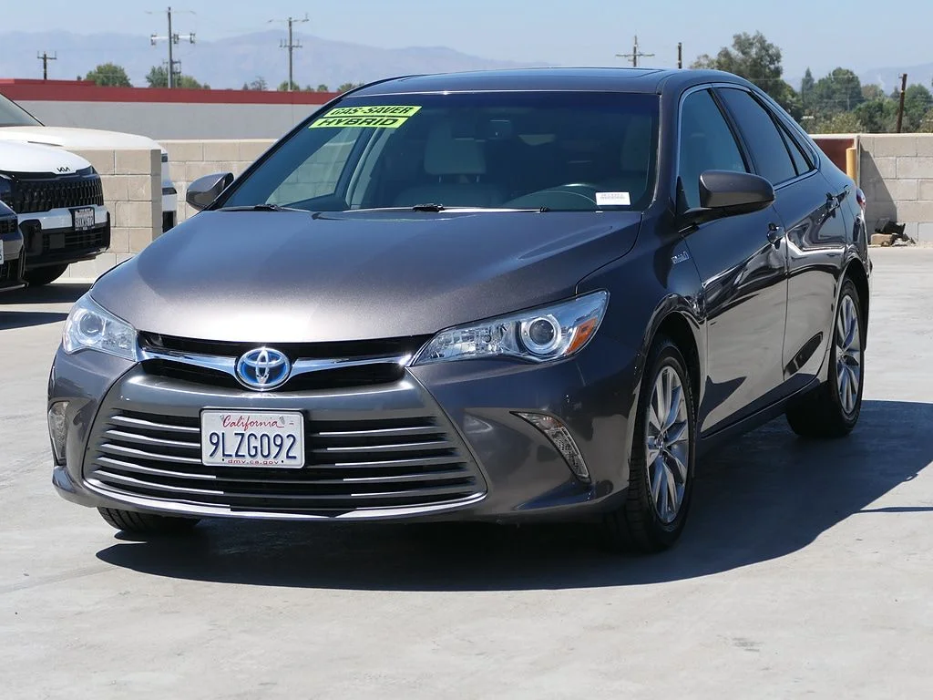 Used 2017 Gray Toyota XLE image 7