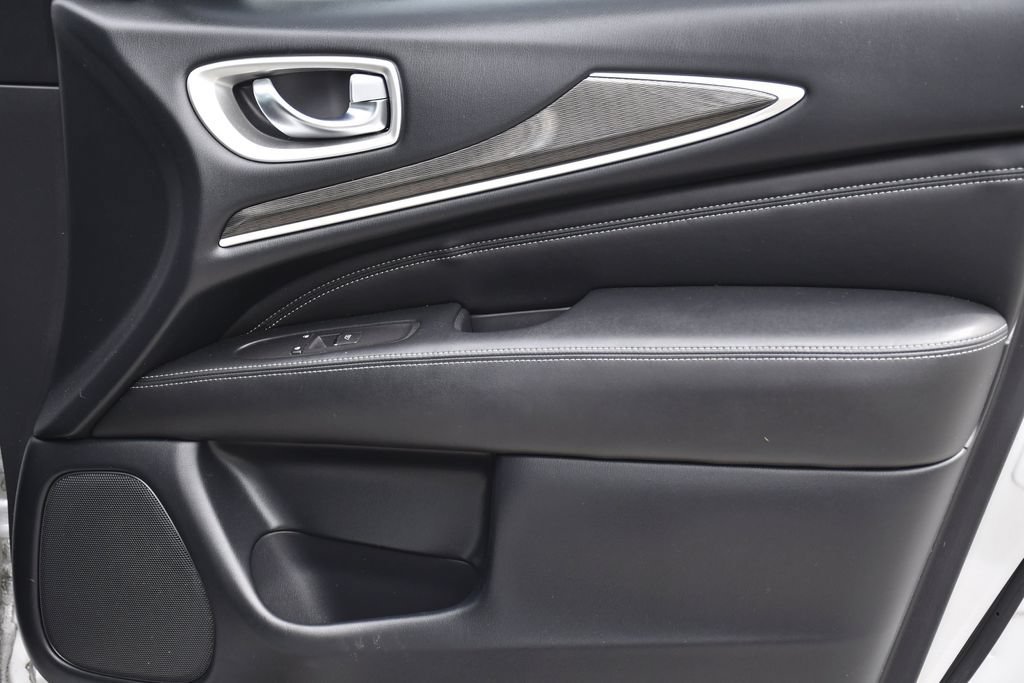 Certified Used 2019 Liquid Platinum INFINITI LUXE image 30