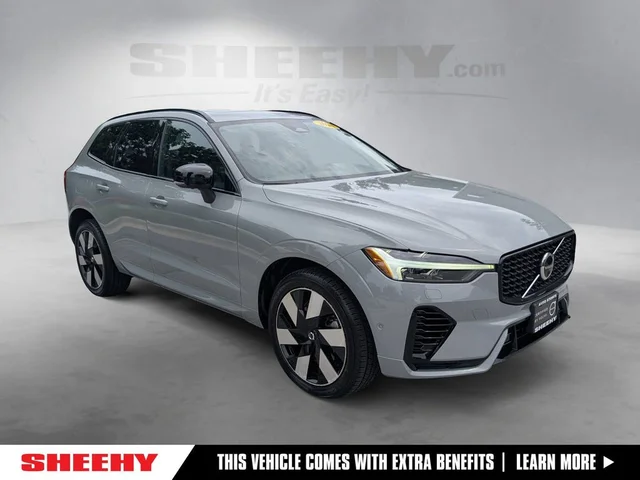 2024 Volvo XC60 Recharge Plug-In Hybrid T8 Plus Dark Theme