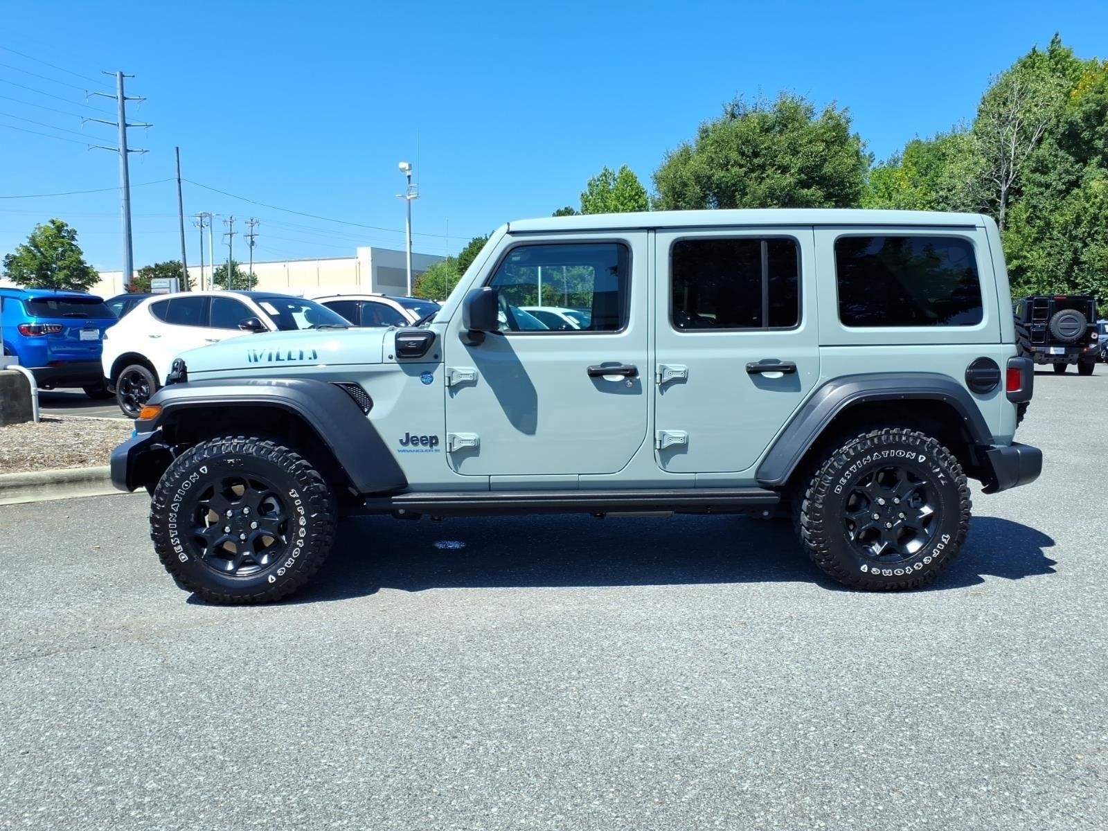Used 2023 Earl Clearcoat Jeep Willys *One Touch Top* image 3