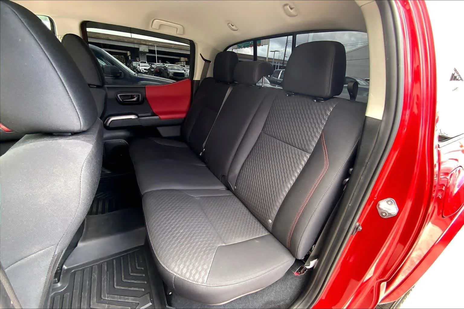 Used 2023  Toyota SR5 image 29