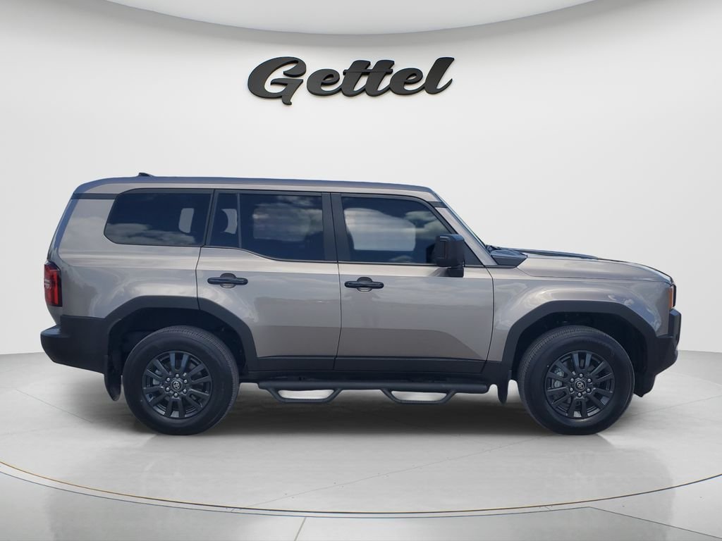 Certified Used 2025  Toyota 1958 image 4