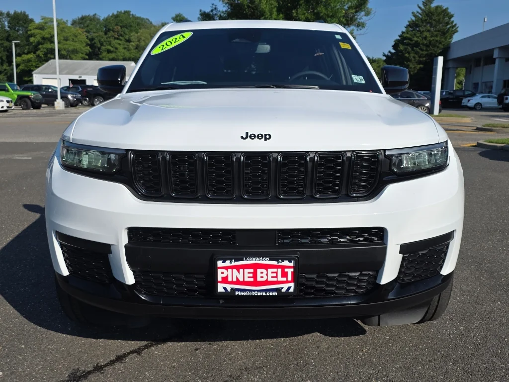 Used 2024 Bright White Clear Coat Jeep Altitude X image 10