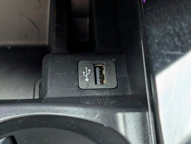 Used 2022 White BMW sDrive30i image 21