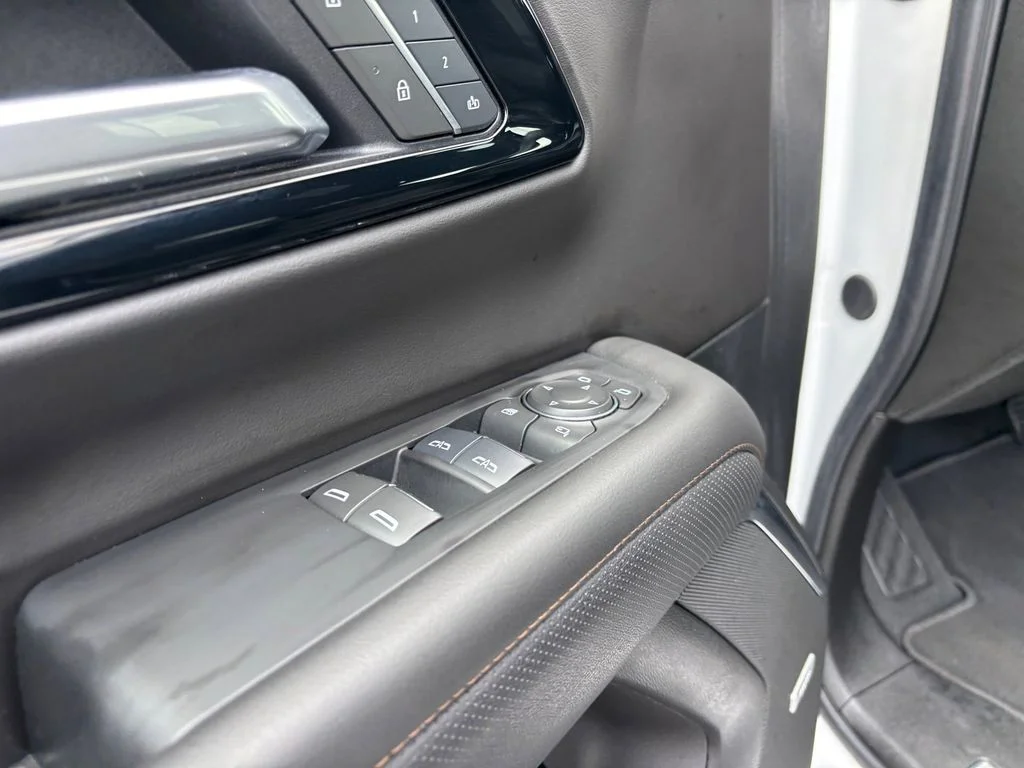 Used 2025 Beige Chevrolet High Country image 23