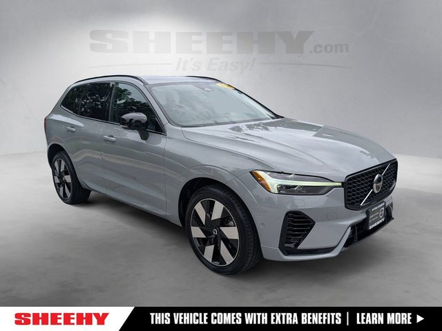 2024 Volvo XC60 Recharge Plug-In Hybrid T8 Plus Dark Theme