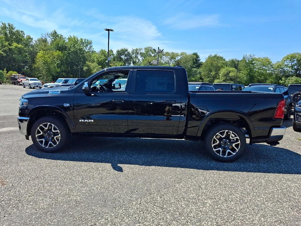 New 2027 Diamond Black Crystal Pearl-Coat Exterior Paint RAM Laramie image 5
