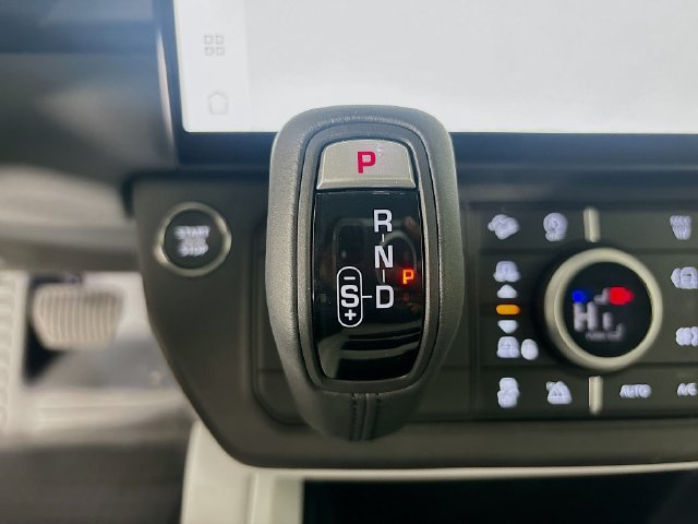 Used 2026 Green Land Rover S image 17