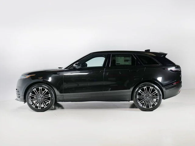 New 2026 Santorini Black Land Rover Dynamic SE image 6