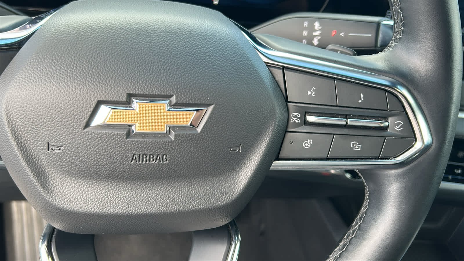 Used 2025 Summit White Chevrolet AWD LT image 20