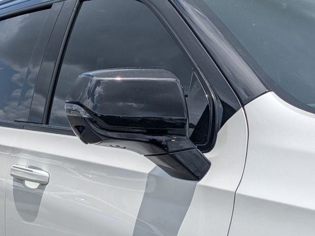 Used 2025 White Cadillac V-Series image 12