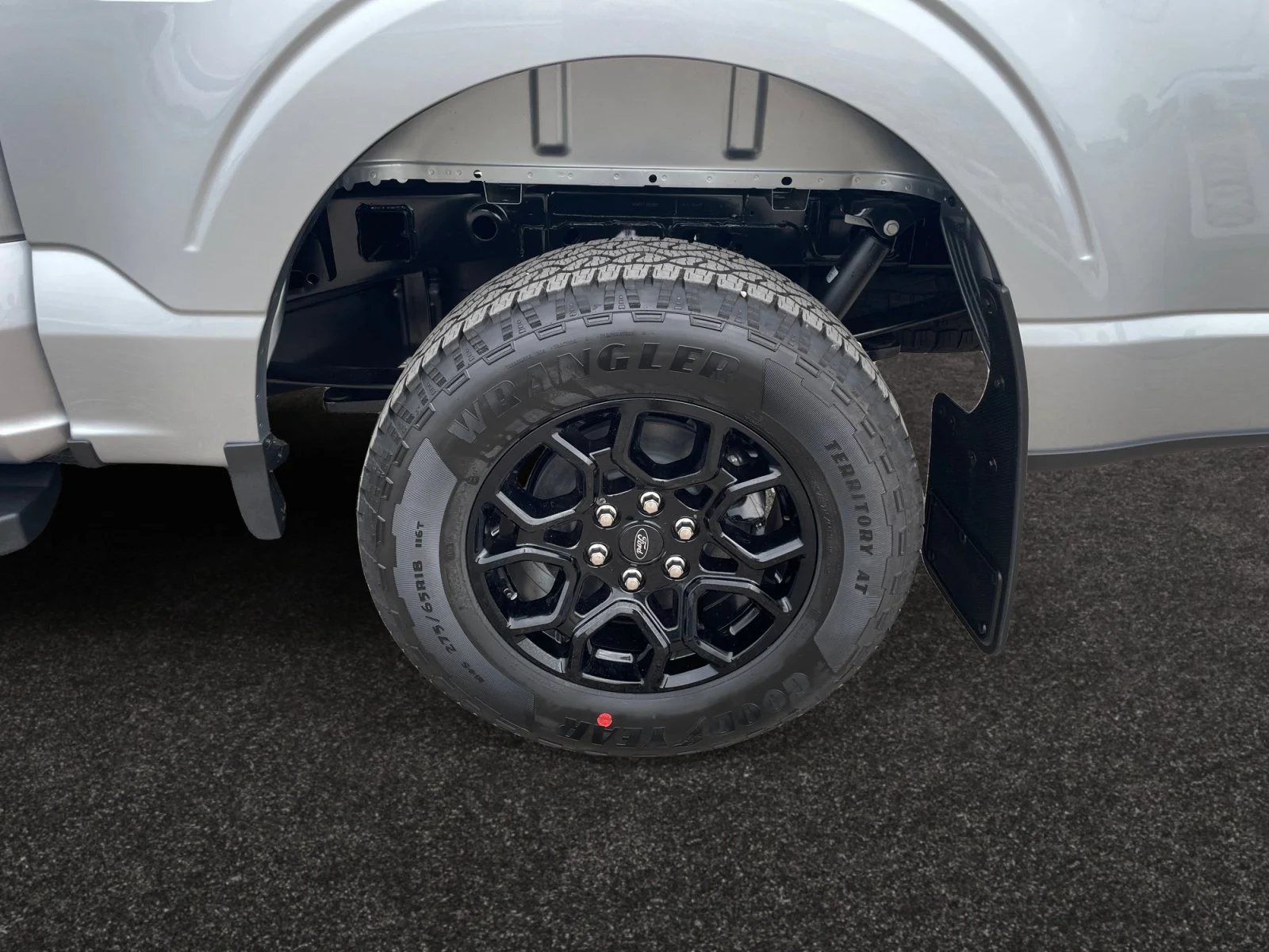 New 2026 Iconic Silver Metallic Ford XLT image 9