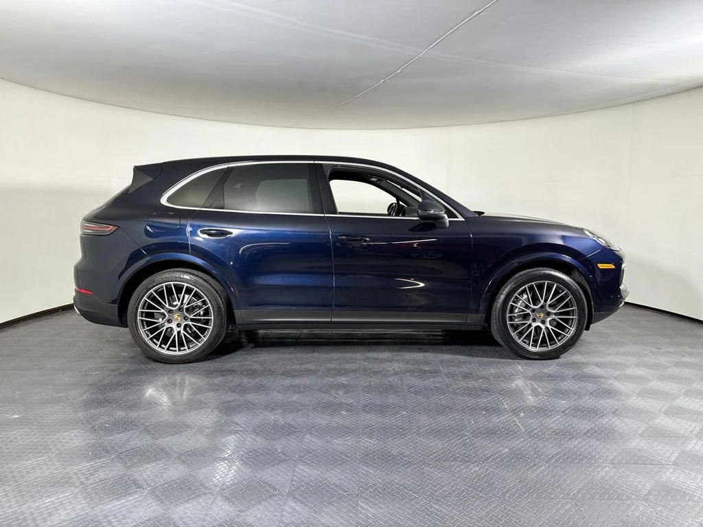 Used 2023 Moonlight Blue Metallic Porsche  image 8